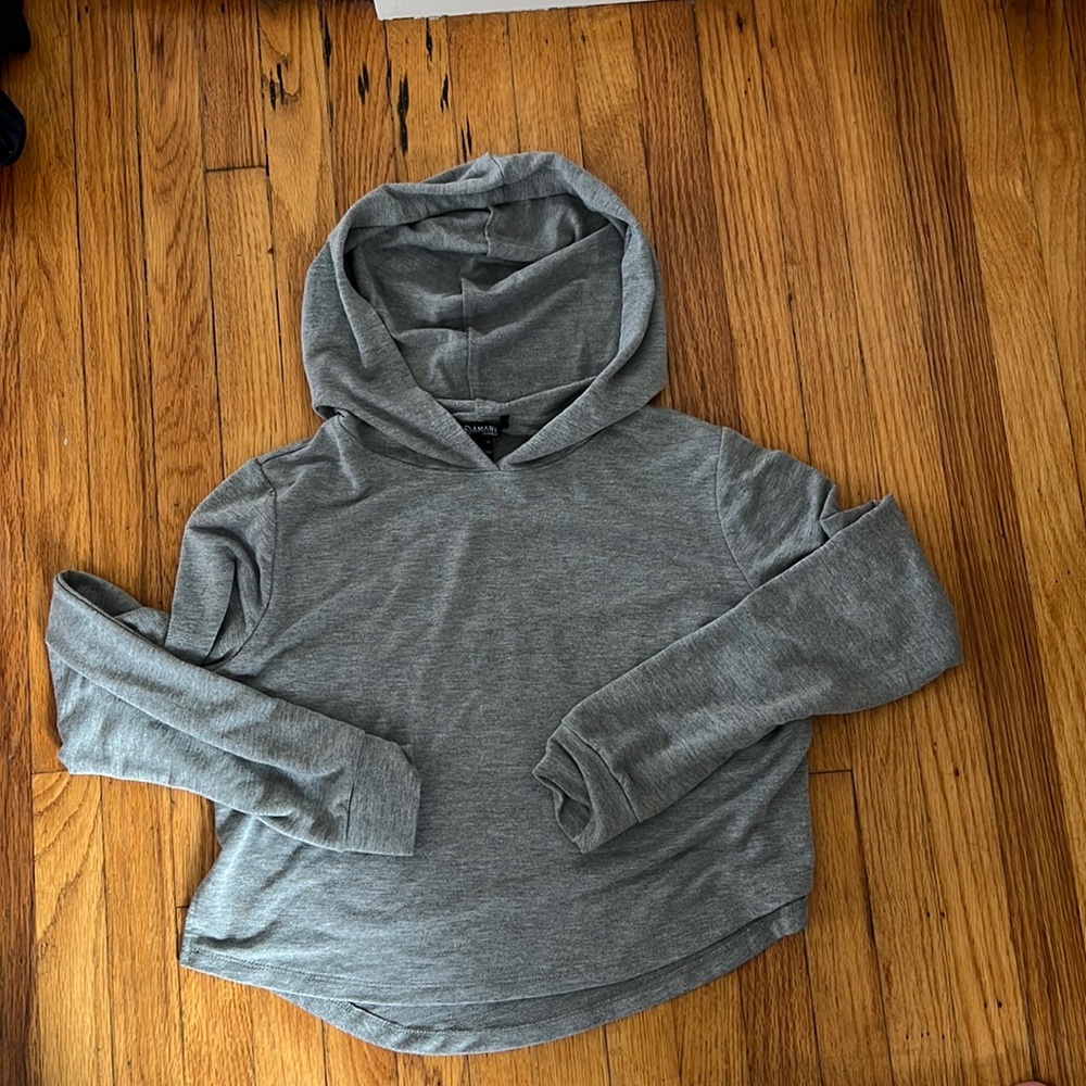 Amari collective hooded crop. Size medium